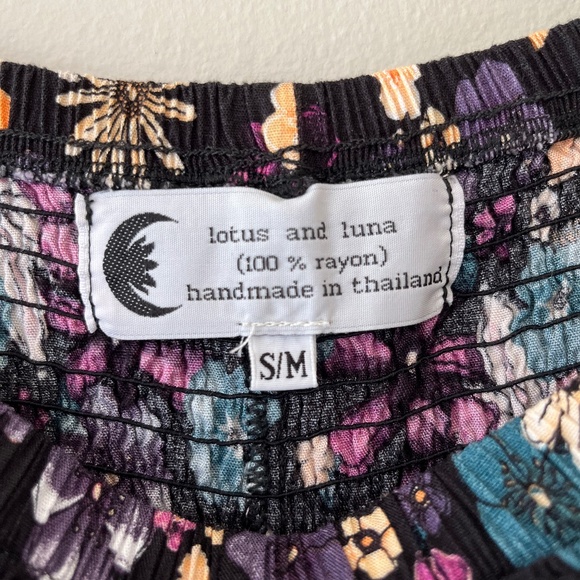 Lotus and Tuna Harem Pants Black Floral Ruched Elastic Waist Wide Leg Size S M - Picture 3 of 6